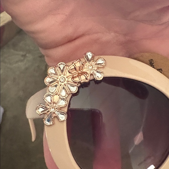 NWT Betsey Johnson Pink Floral Rhinestone Sunglasses - Picture 11 of 17